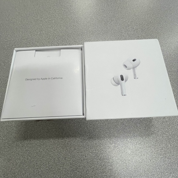 Apple AirPods Pro with White Charging Case